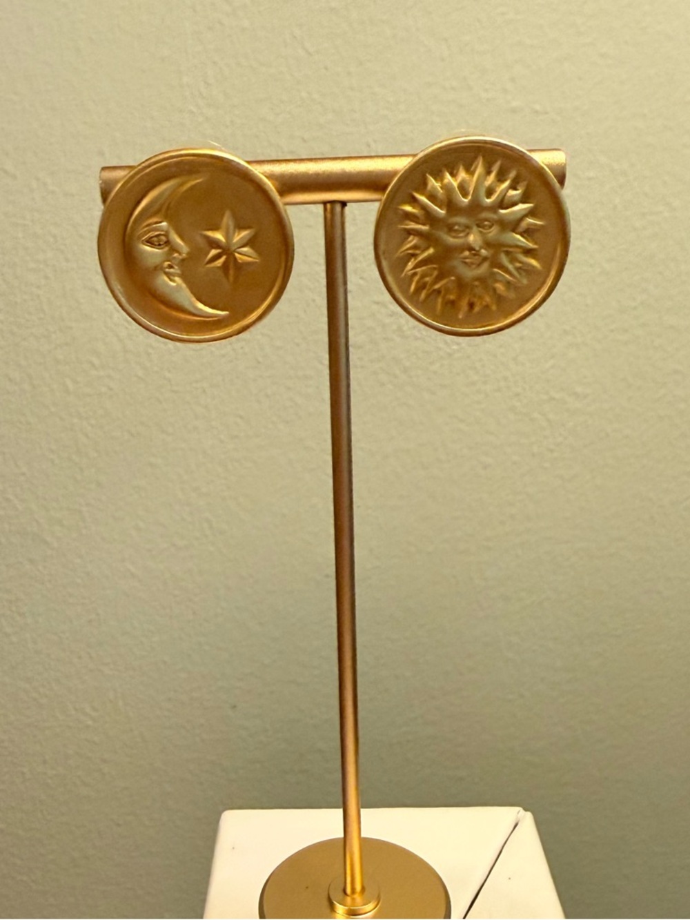 Anne Klein Vintage Gold Sun and Moon Disc Earrings Pierced Studs - Picture 2 of 8